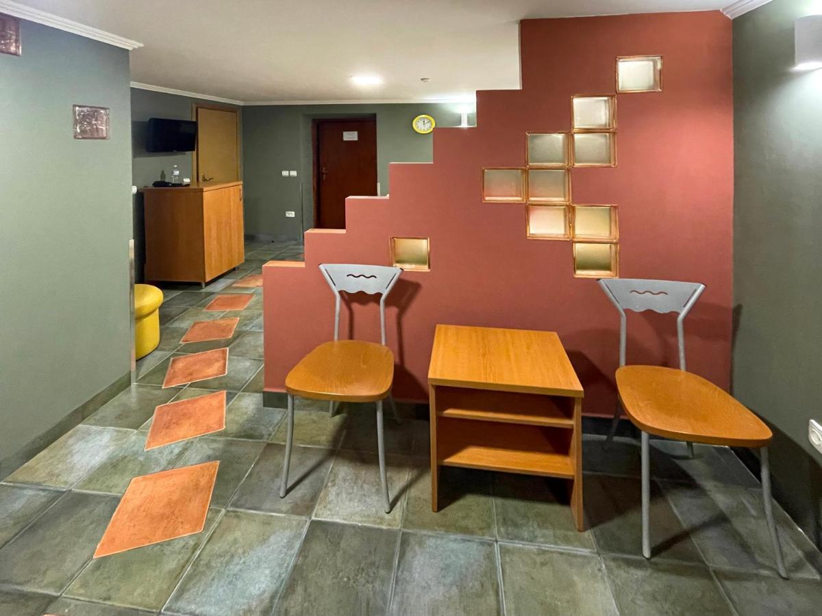 Economy Room In Hotel Eney 리비프 외부 사진