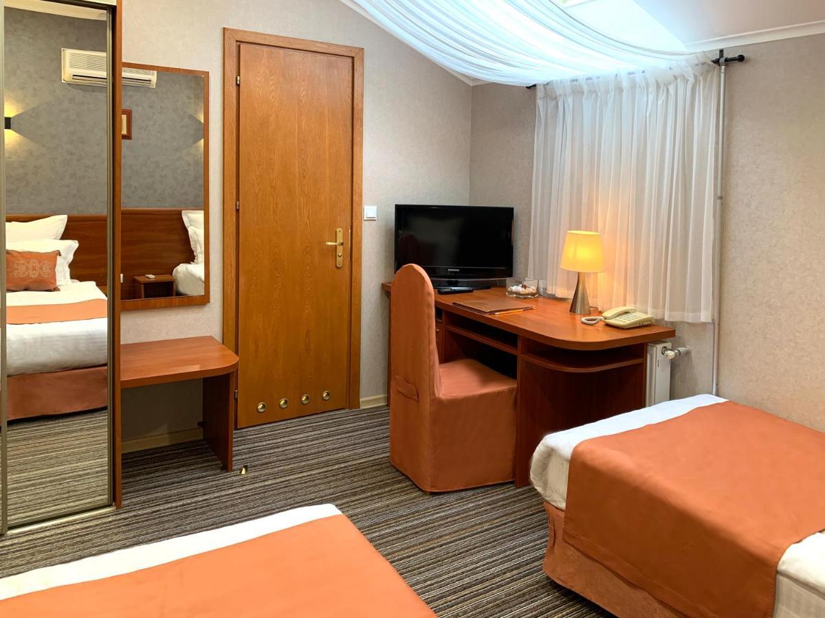 Economy Room In Hotel Eney 리비프 외부 사진