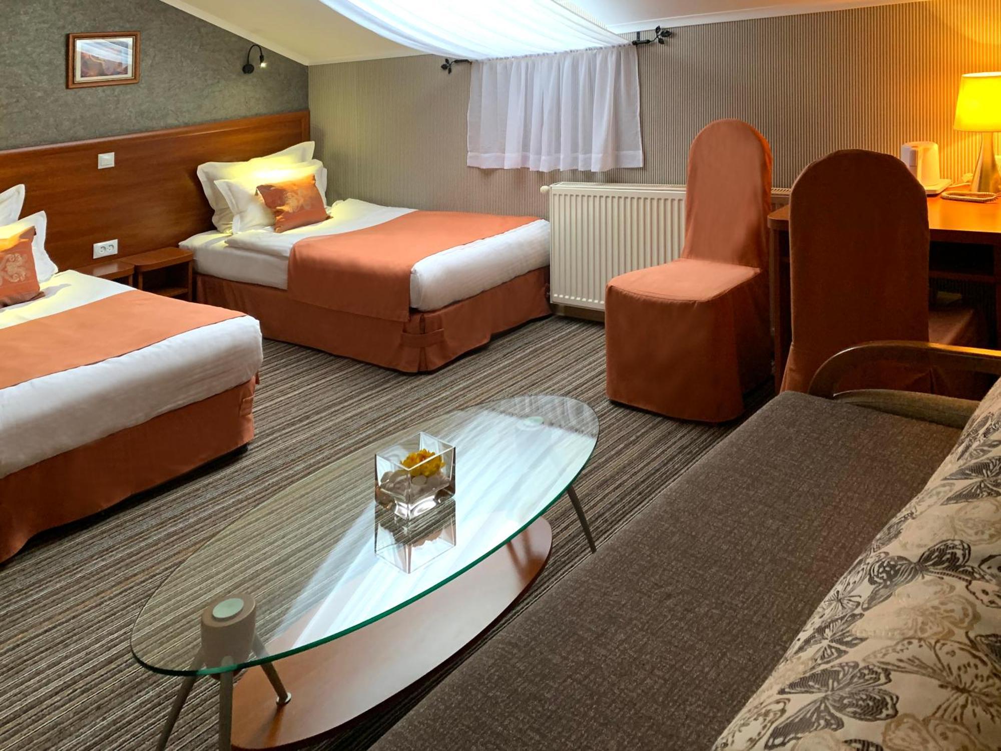 Economy Room In Hotel Eney 리비프 외부 사진