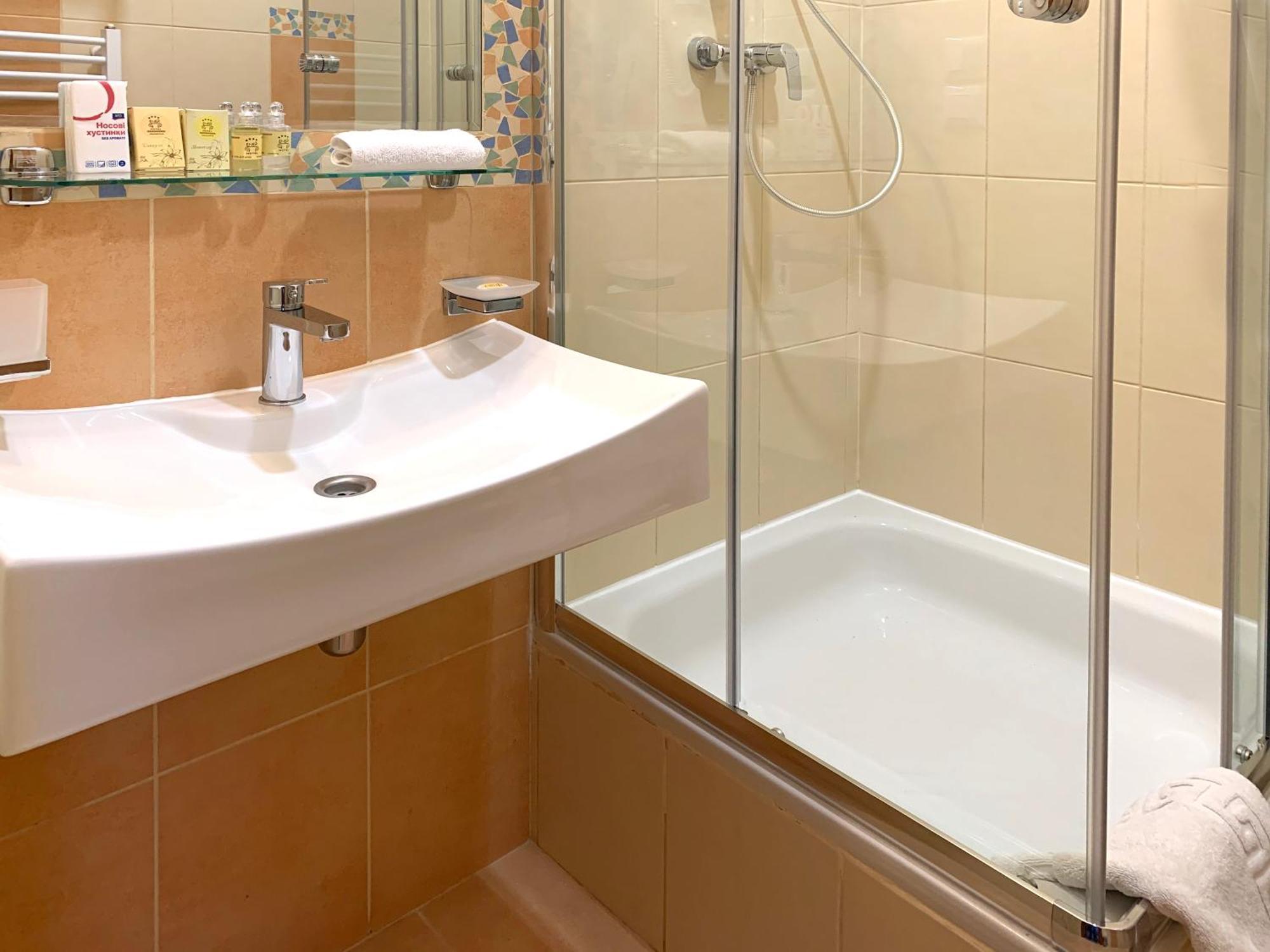 Economy Room In Hotel Eney 리비프 객실 사진