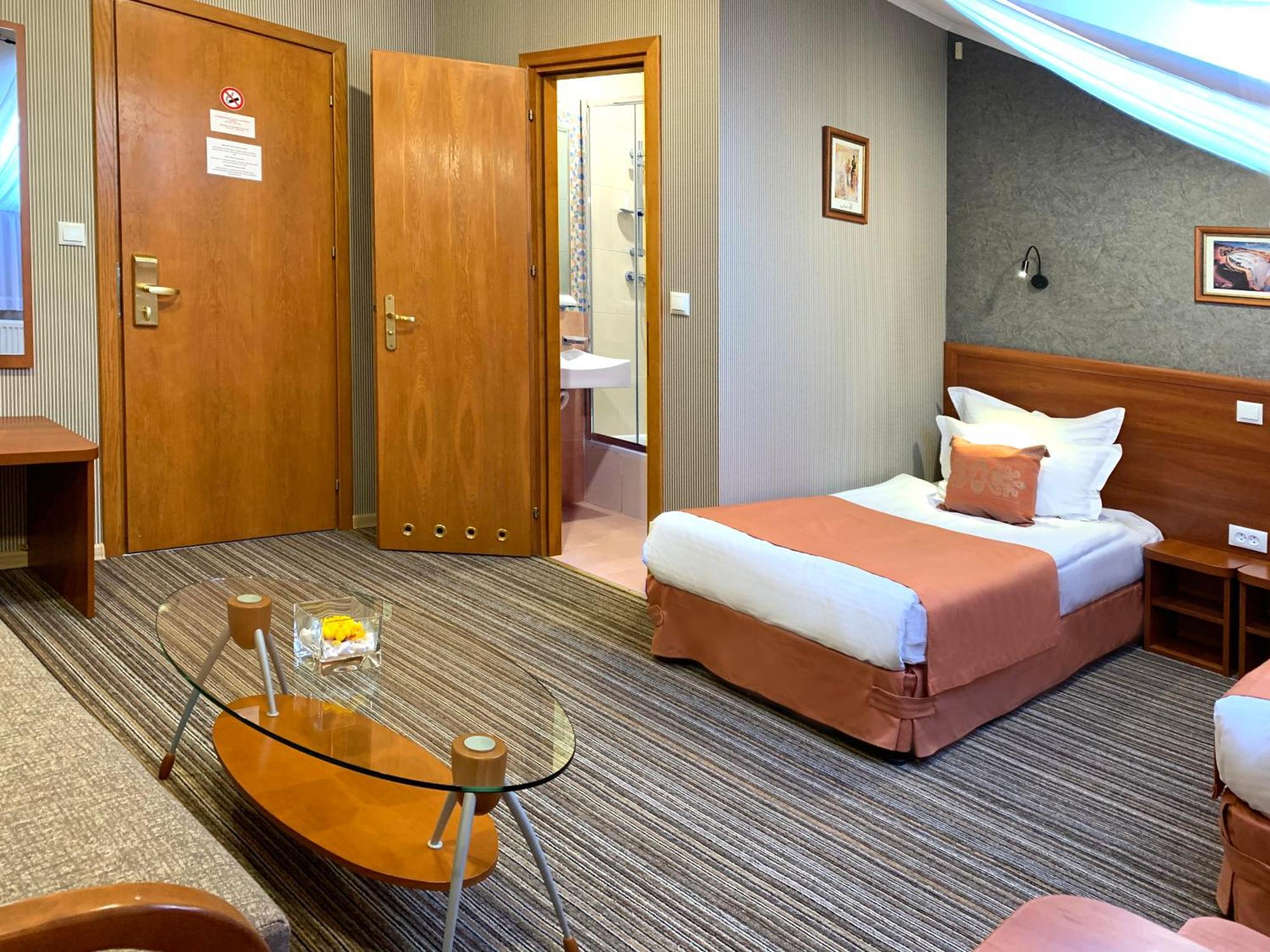 Economy Room In Hotel Eney 리비프 객실 사진