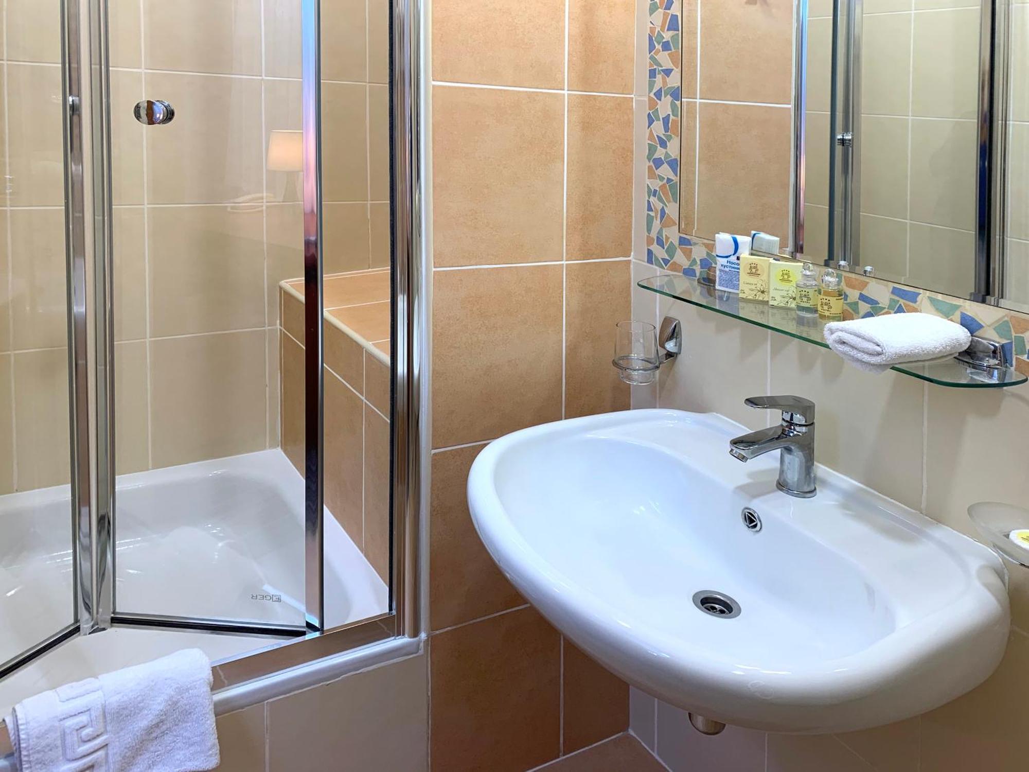 Economy Room In Hotel Eney 리비프 객실 사진