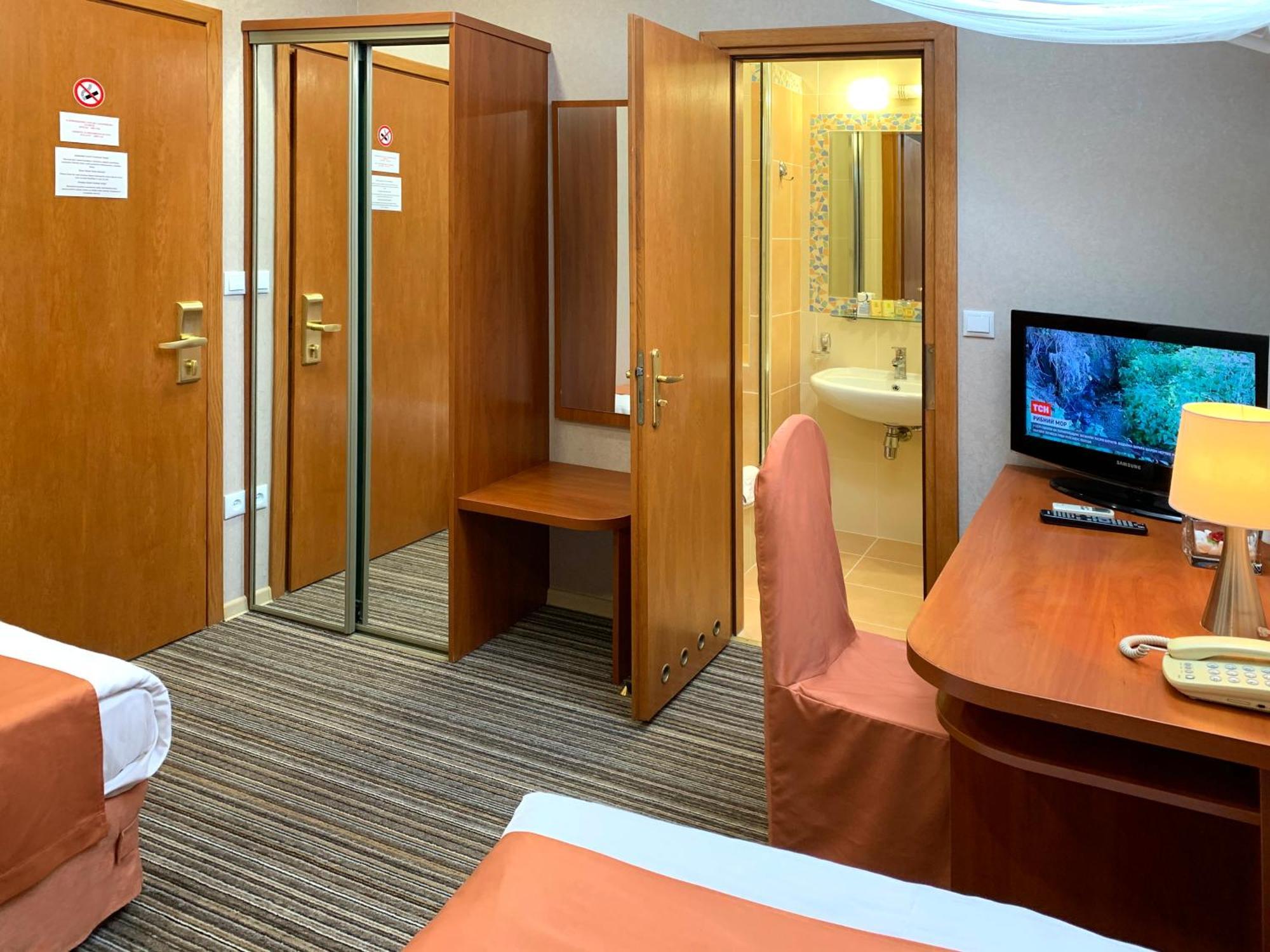 Economy Room In Hotel Eney 리비프 외부 사진