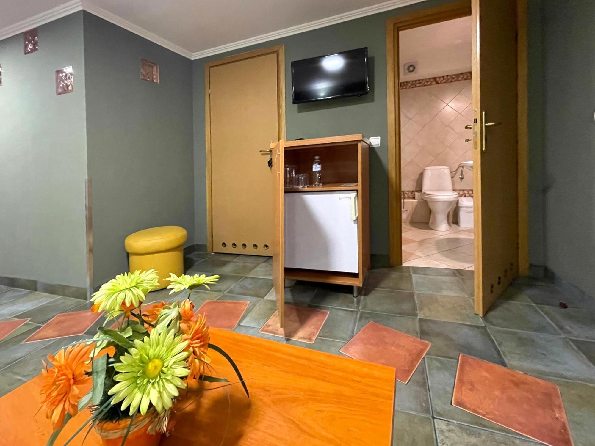 Economy Room In Hotel Eney 리비프 객실 사진