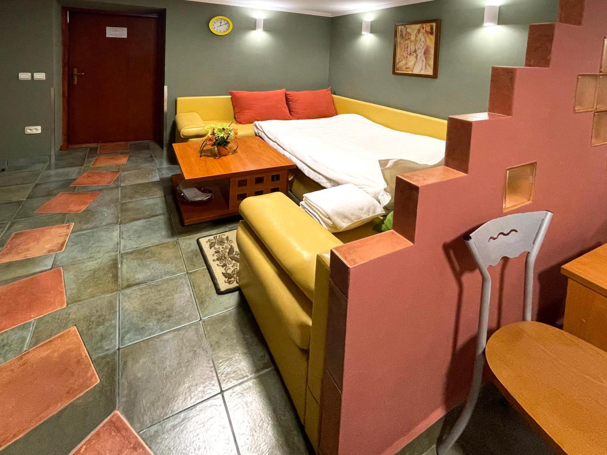 Economy Room In Hotel Eney 리비프 객실 사진