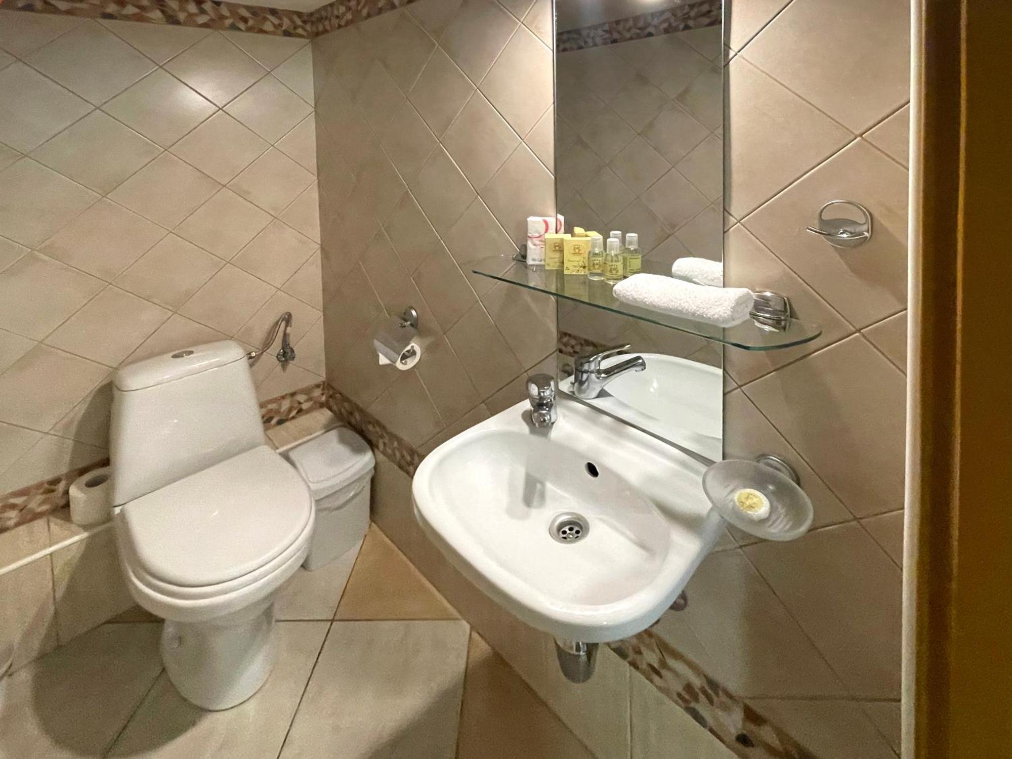 Economy Room In Hotel Eney 리비프 객실 사진