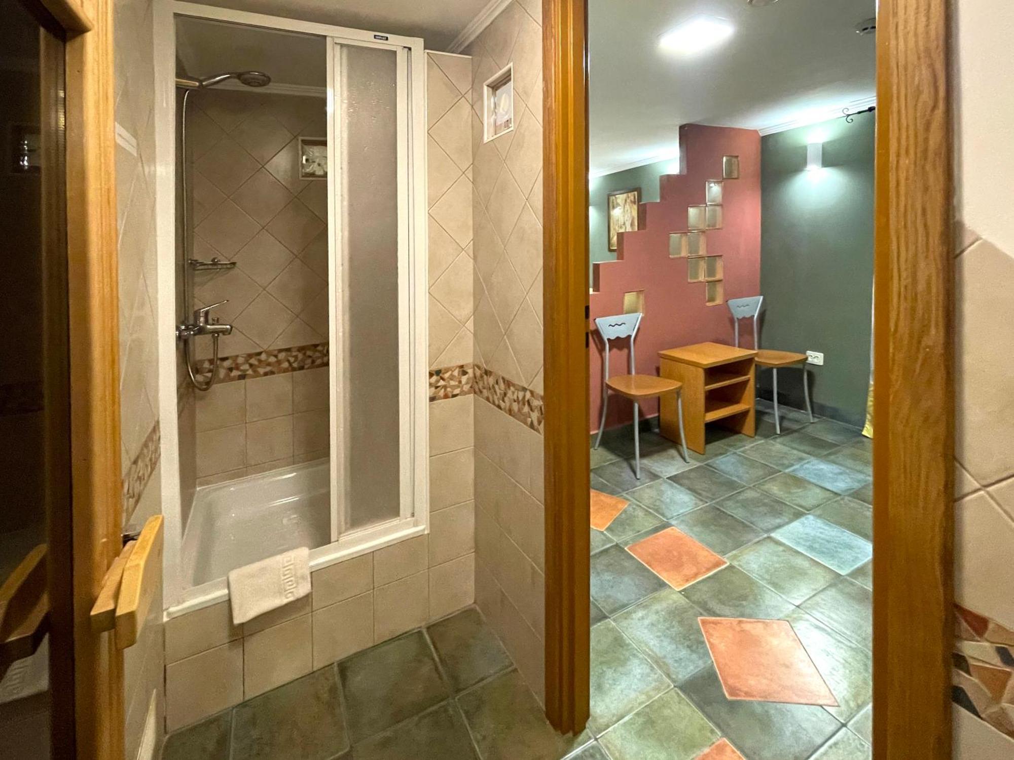 Economy Room In Hotel Eney 리비프 객실 사진
