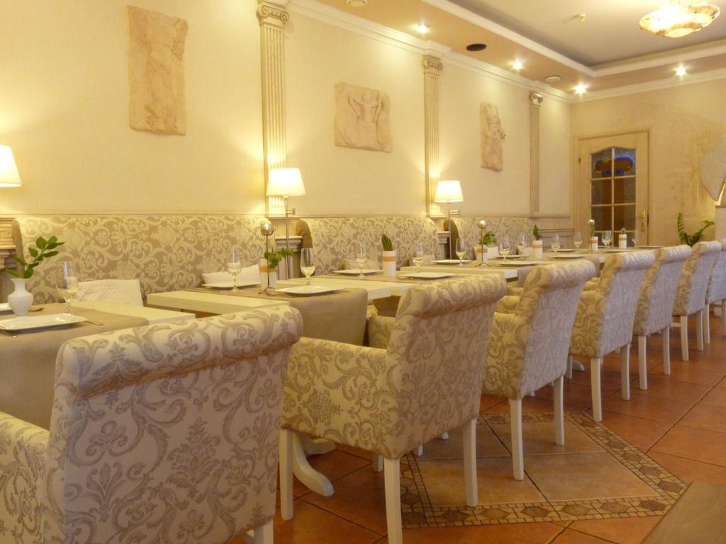 Economy Room In Hotel Eney 리비프 외부 사진